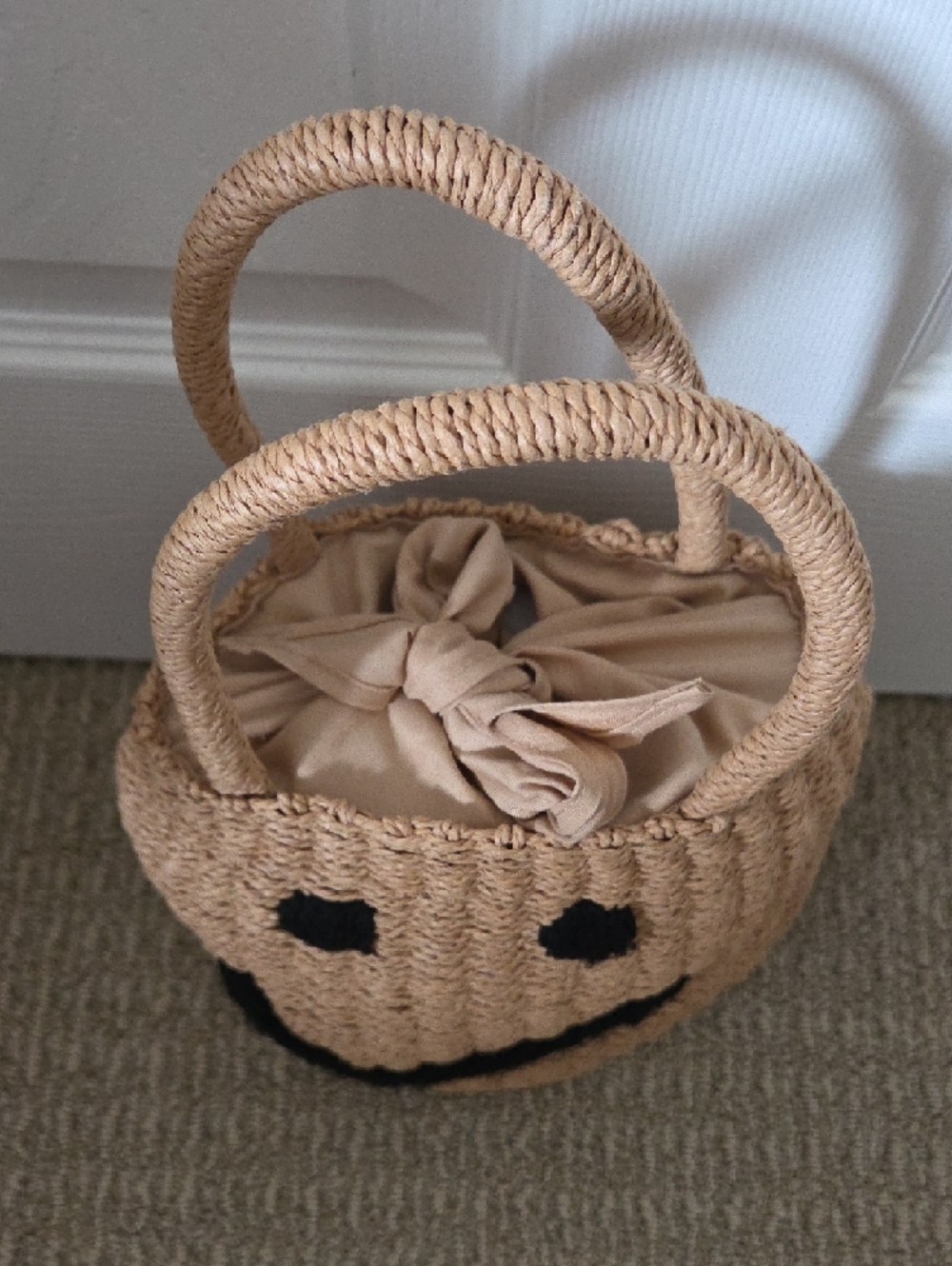 Handwoven Straw Smile Tote Bag - Beige with Black Accent - Picture 3 of 6